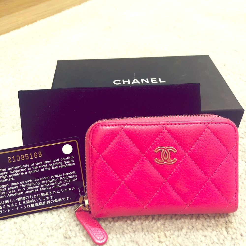 Chanel Classic Zipped card wallet in pink fuchsia